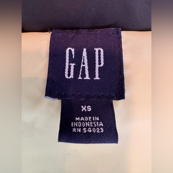 GAP Quilted Down Puffer Vest – Black – Women’s Size XS - Picture 12 of 14